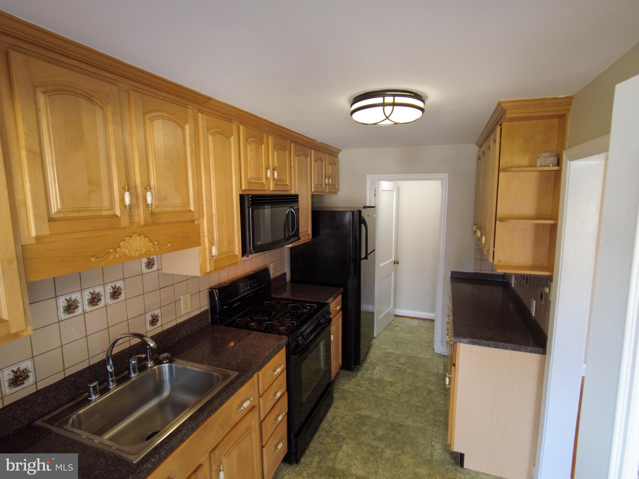1107 Deanwood Road Baltimore, MD 21234 - Photo 5 of 25 Gallery Image 5