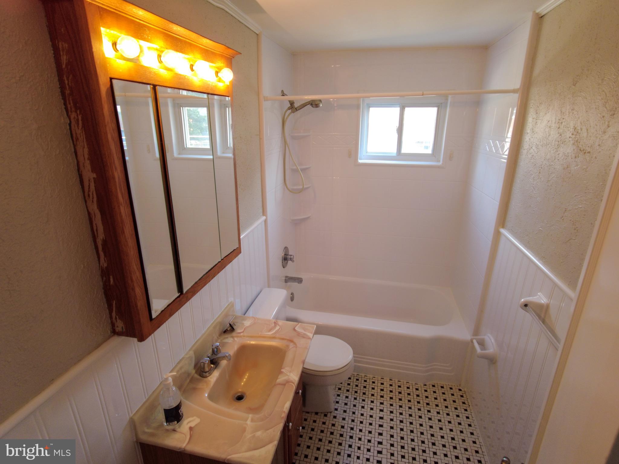 1107 Deanwood Road Baltimore, MD 21234 - Photo 10 of 25 Gallery Image 10