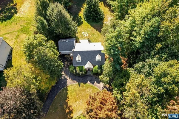 $1,395,000 | 43 Old Tappan Road, Old Tappan, NJ 07675