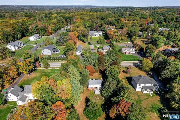 $1,395,000 | 43 Old Tappan Road, Old Tappan, NJ 07675