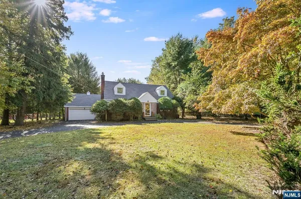 $1,395,000 | 43 Old Tappan Road, Old Tappan, NJ 07675
