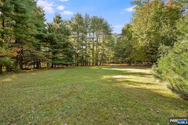 $1,395,000 | 43 Old Tappan Road, Old Tappan, NJ 07675