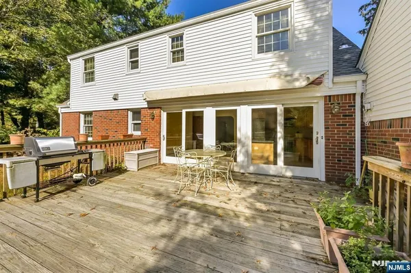 $1,395,000 | 43 Old Tappan Road, Old Tappan, NJ 07675