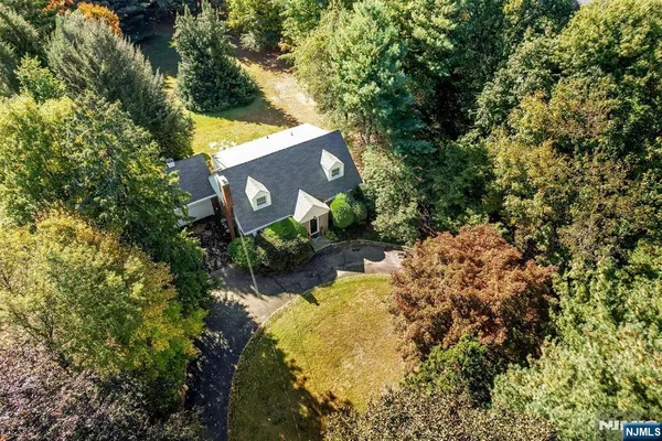 $1,395,000 | 43 Old Tappan Road, Old Tappan, NJ 07675