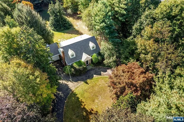 $1,395,000 | 43 Old Tappan Road, Old Tappan, NJ 07675