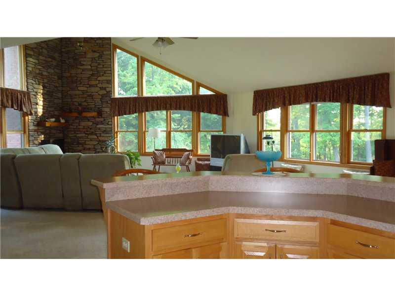 201 Harbison Road Valencia, PA 16059 - Photo 20 of 21 Living Room.