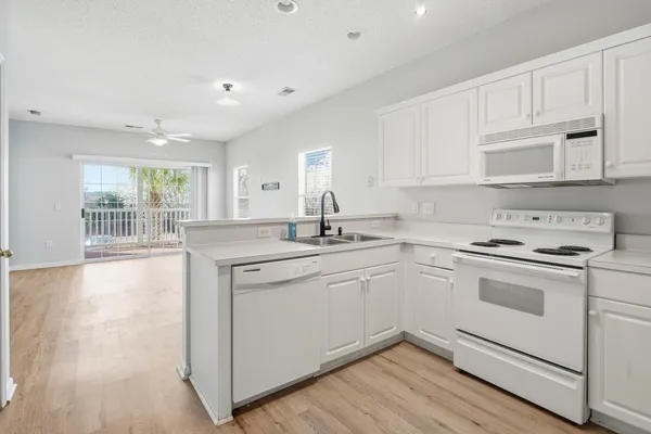 $189,900 | 2020 Cross Gate Boulevard, Unit 201, Surfside Beach, SC 29575