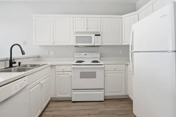 $189,900 | 2020 Cross Gate Boulevard, Unit 201, Surfside Beach, SC 29575