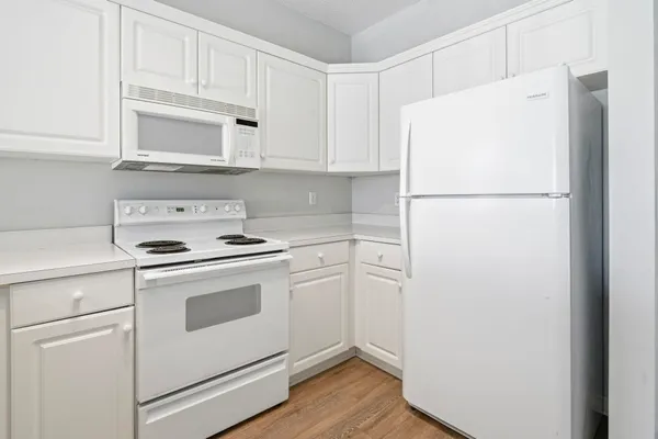 $189,900 | 2020 Cross Gate Boulevard, Unit 201, Surfside Beach, SC 29575