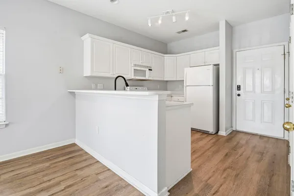 $189,900 | 2020 Cross Gate Boulevard, Unit 201, Surfside Beach, SC 29575