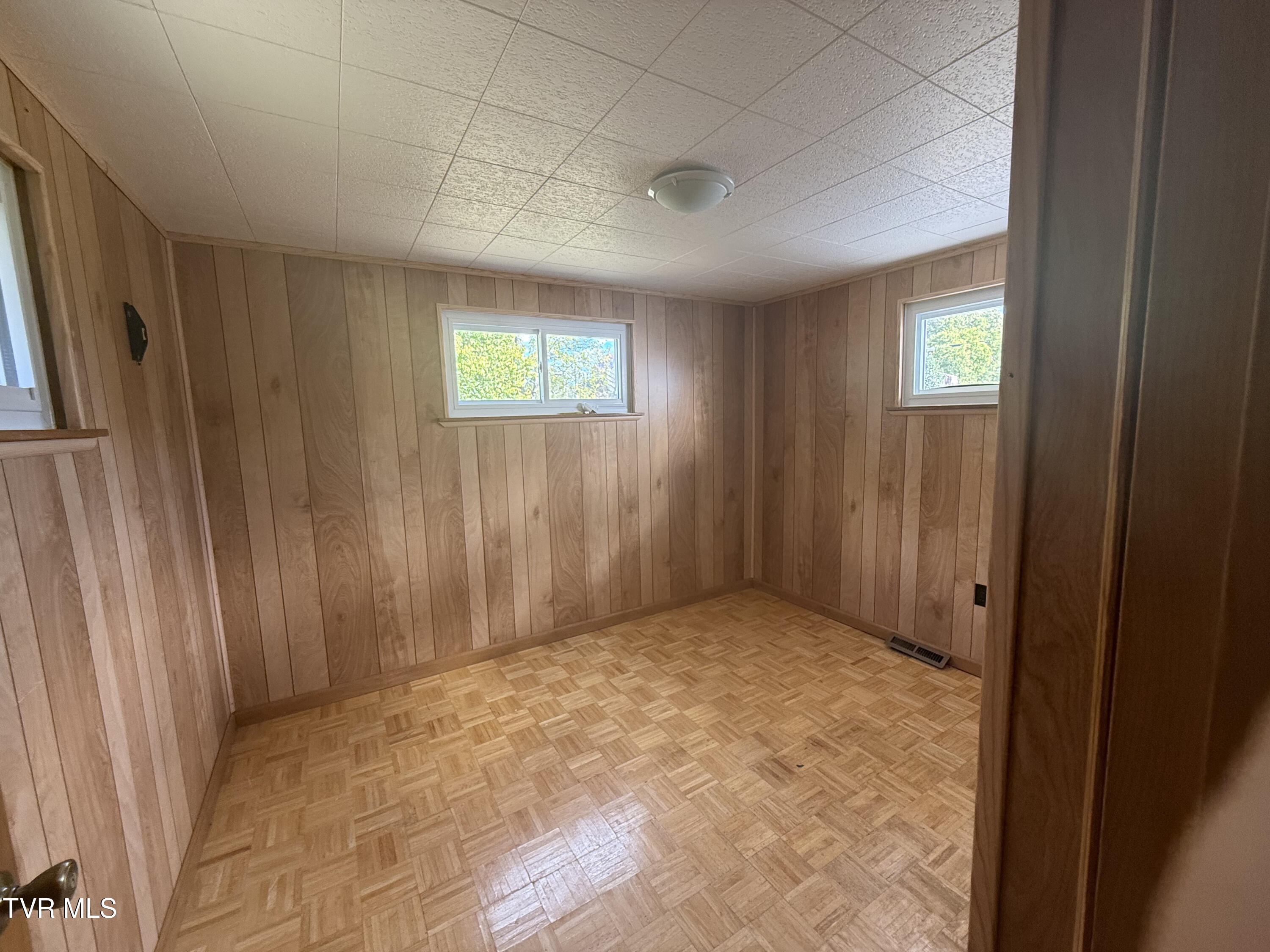 315 9th Street Erwin, TN 37650 - Photo 8 of 13 315 9th In-Law