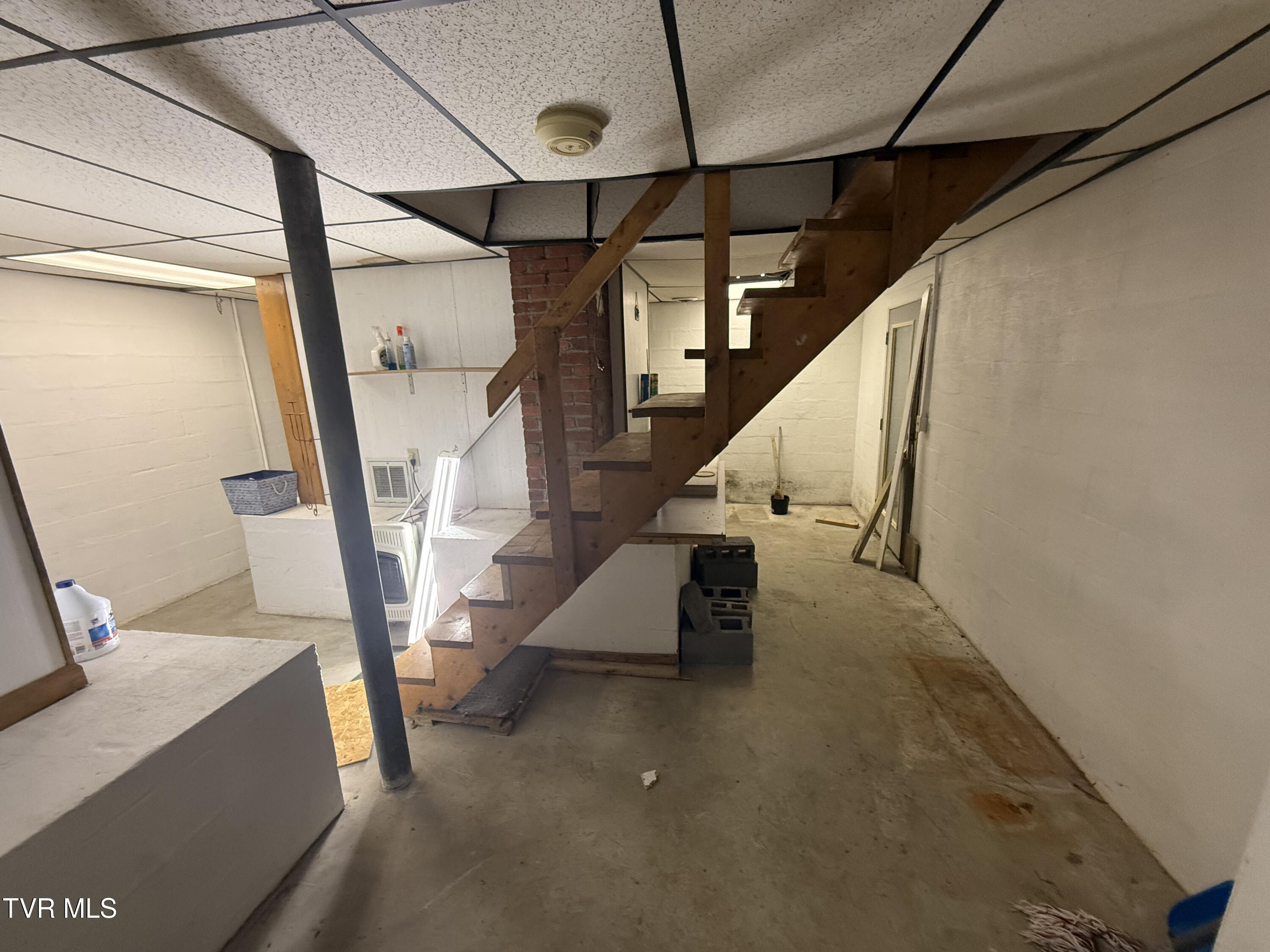 315 9th Street Erwin, TN 37650 - Photo 10 of 13 315 9th Basement