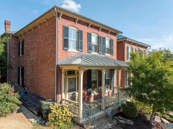 $595,000 | 17 North Washington Street, Staunton, VA 24401