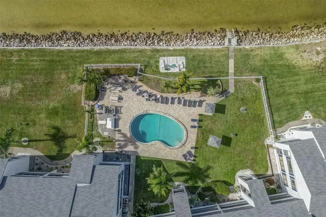 $298,000 | 803 Bahia Del Sol Drive, Unit B, Ruskin, FL 33570