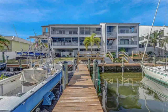 $298,000 | 803 Bahia Del Sol Drive, Unit B, Ruskin, FL 33570