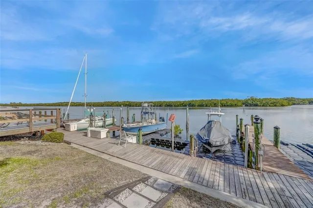 $298,000 | 803 Bahia Del Sol Drive, Unit B, Ruskin, FL 33570