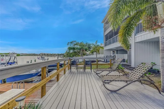 $298,000 | 803 Bahia Del Sol Drive, Unit B, Ruskin, FL 33570