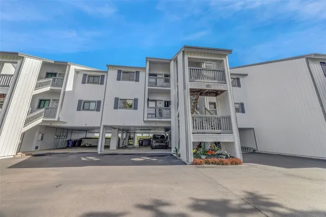 $298,000 | 803 Bahia Del Sol Drive, Unit B, Ruskin, FL 33570