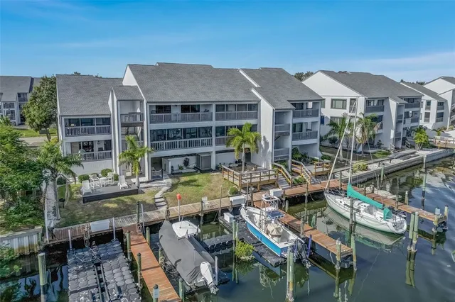 $298,000 | 803 Bahia Del Sol Drive, Unit B, Ruskin, FL 33570