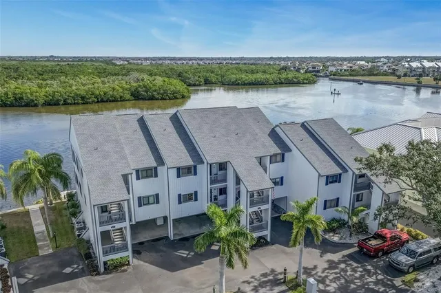 $298,000 | 803 Bahia Del Sol Drive, Unit B, Ruskin, FL 33570
