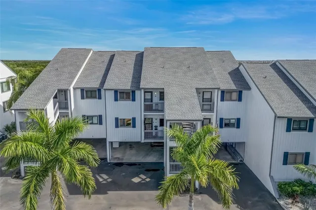 $298,000 | 803 Bahia Del Sol Drive, Unit B, Ruskin, FL 33570