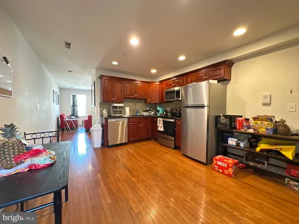 $2,400 | 1815 North 18th Street, Unit 2, Philadelphia, PA 19121