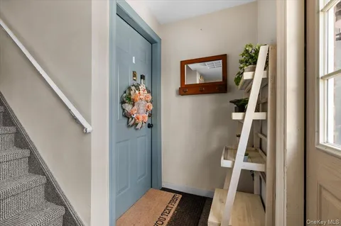 $289,000 | 11 Edmunton Drive, Unit E5, North Babylon, NY 11703