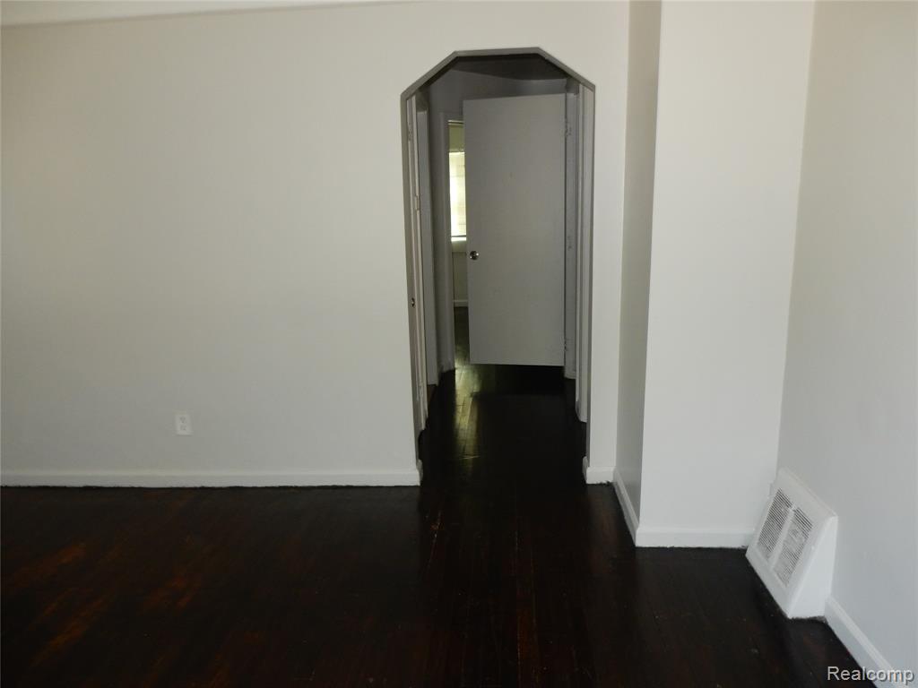 6782 Evergreen Road Detroit, MI 48228 - Photo 3 of 22 Gallery Image 3