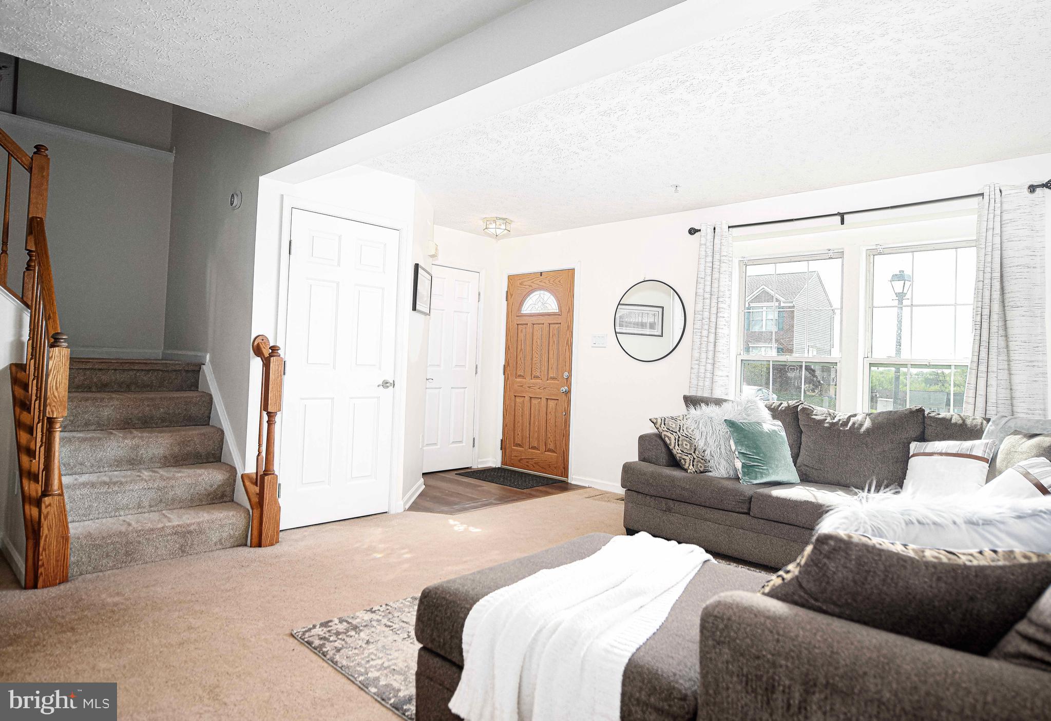 518 MacIntosh Circle Joppa, MD 21085 - Photo 3 of 29 a living room with furniture and a window
