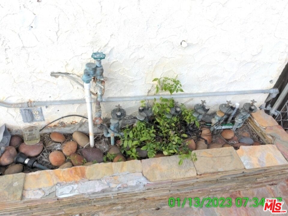 1830 Bel Air Road Los Angeles, CA 90077 - Photo 11 of 12 a view of a outdoor space
