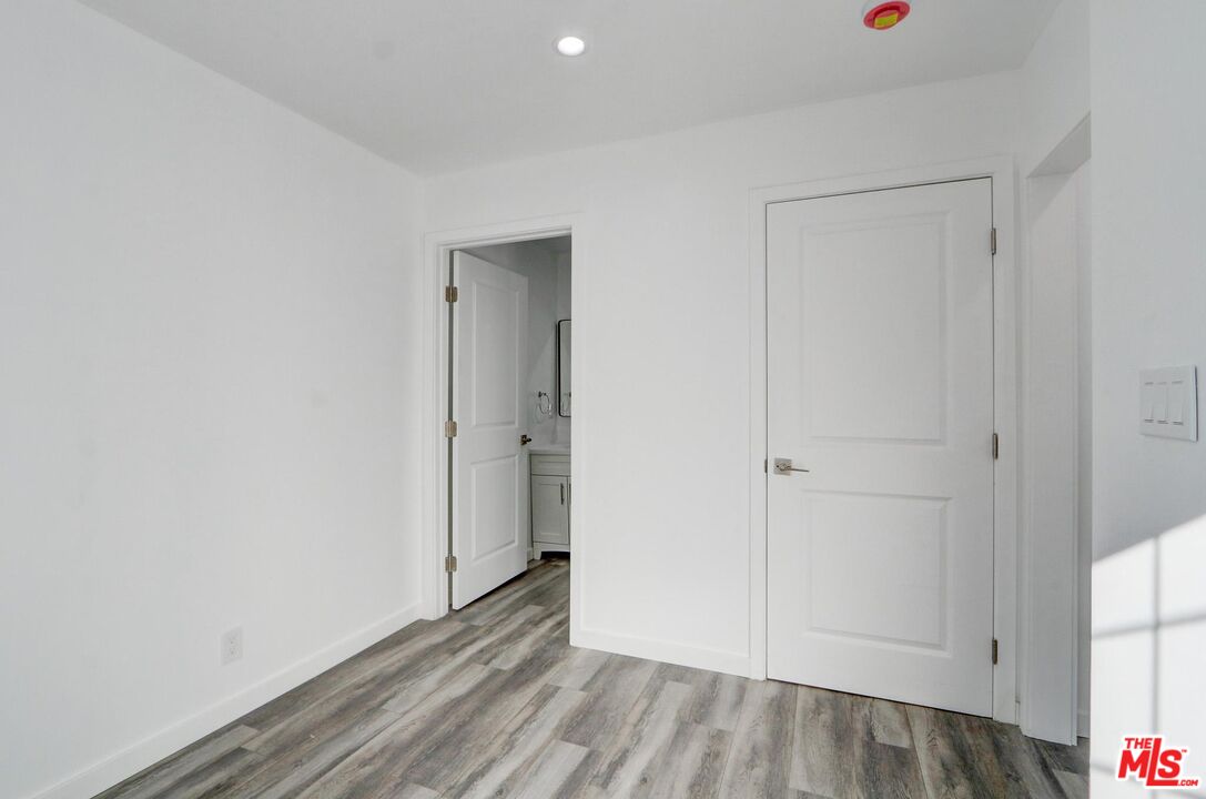 507 Sinaloa Avenue Pasadena, CA 91106 - Photo 8 of 11 a view of an empty room