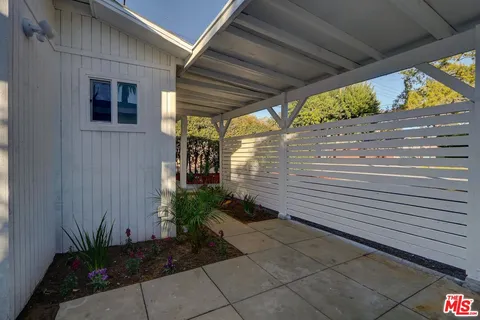 a view of a pathway of a house
