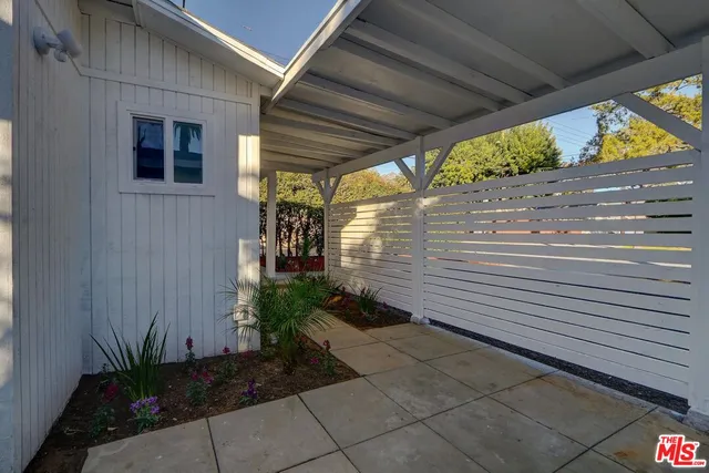 a view of a pathway of a house