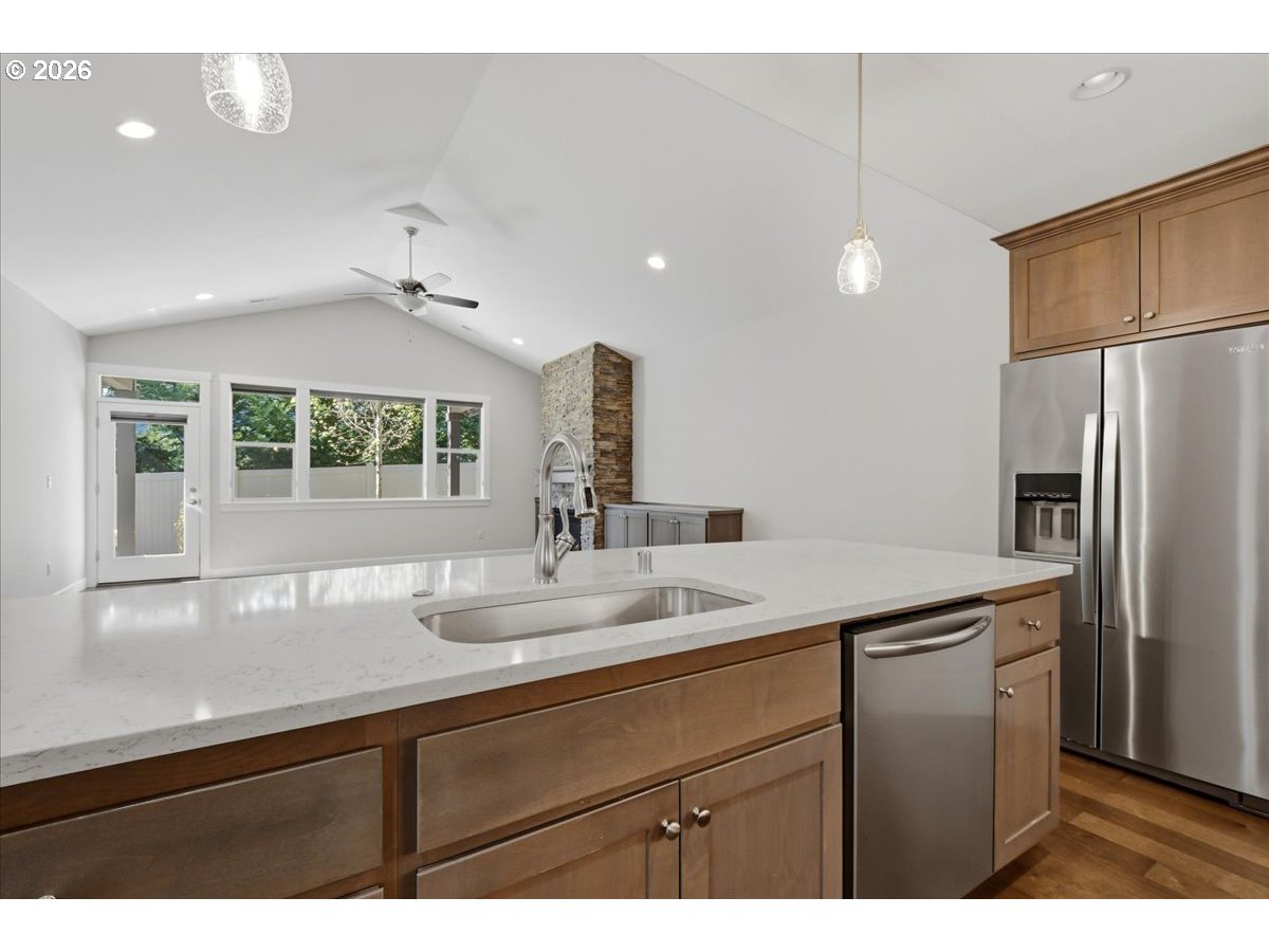 1821 Northeast 173rd Way Ridgefield, WA 98642 - Photo 18 of 36 Kitchen