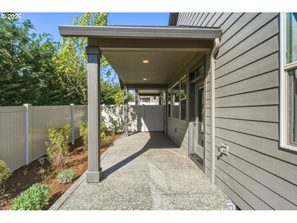 1821 Northeast 173rd Way Ridgefield, WA 98642 - Photo 31 of 36 Covered Patio
