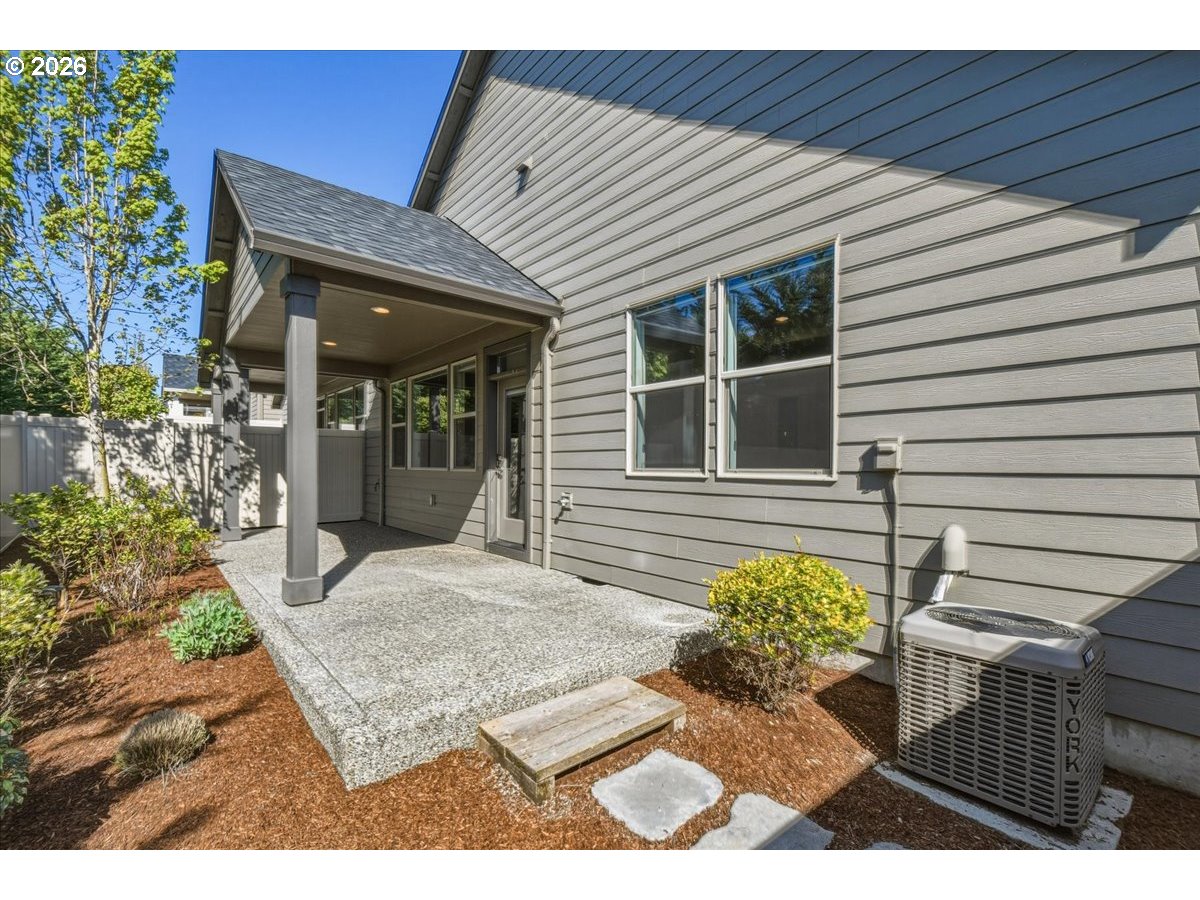 1821 Northeast 173rd Way Ridgefield, WA 98642 - Photo 32 of 36 Covered Patio