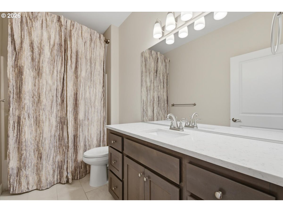 1821 Northeast 173rd Way Ridgefield, WA 98642 - Photo 7 of 36 Bathroom