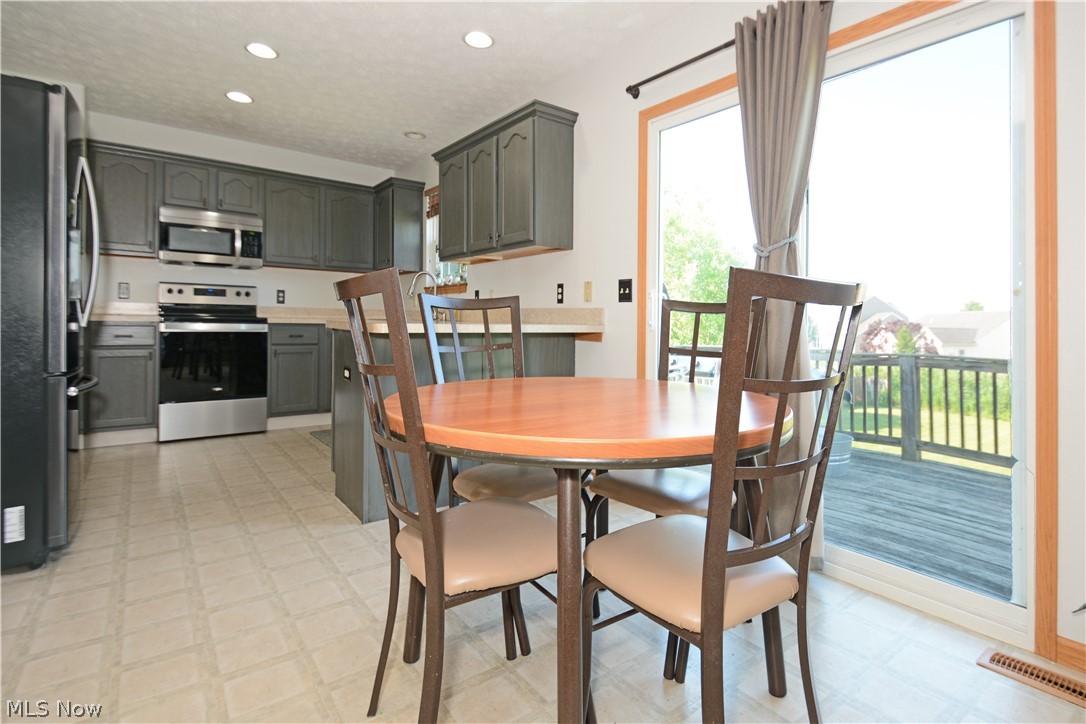 5470 Stoney Ridge Road North Ridgeville, OH 44039 - Photo 13 of 34