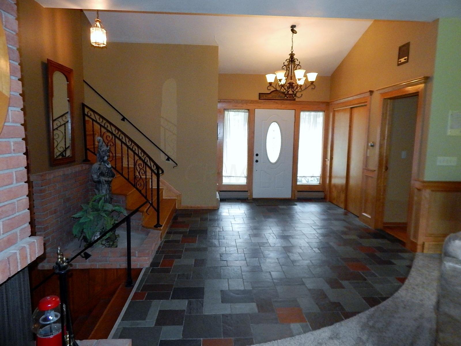 255 Edwards Road Johnstown, OH 43031 - Photo 4 of 38 Gallery Image 4