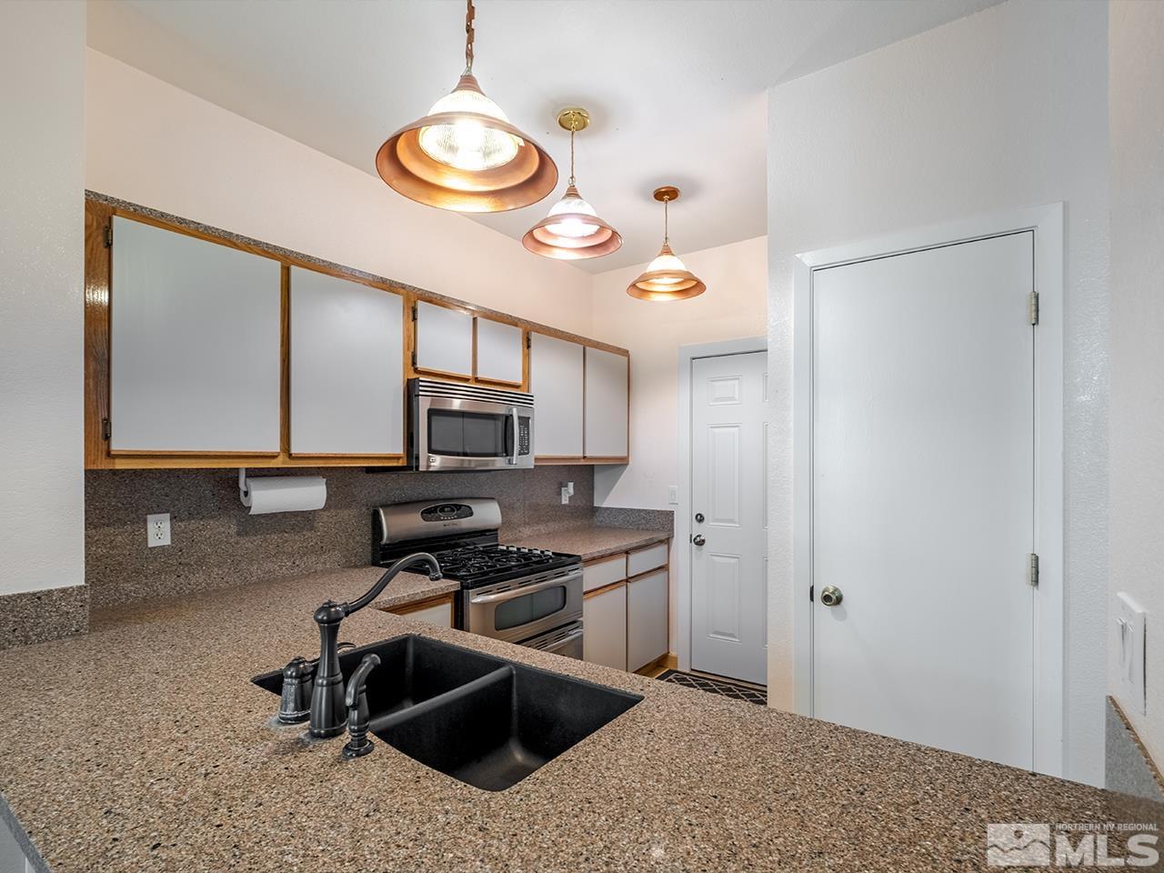 4307 Leeward Lane Reno, NV 89502 - Photo 10 of 25 Photo 10