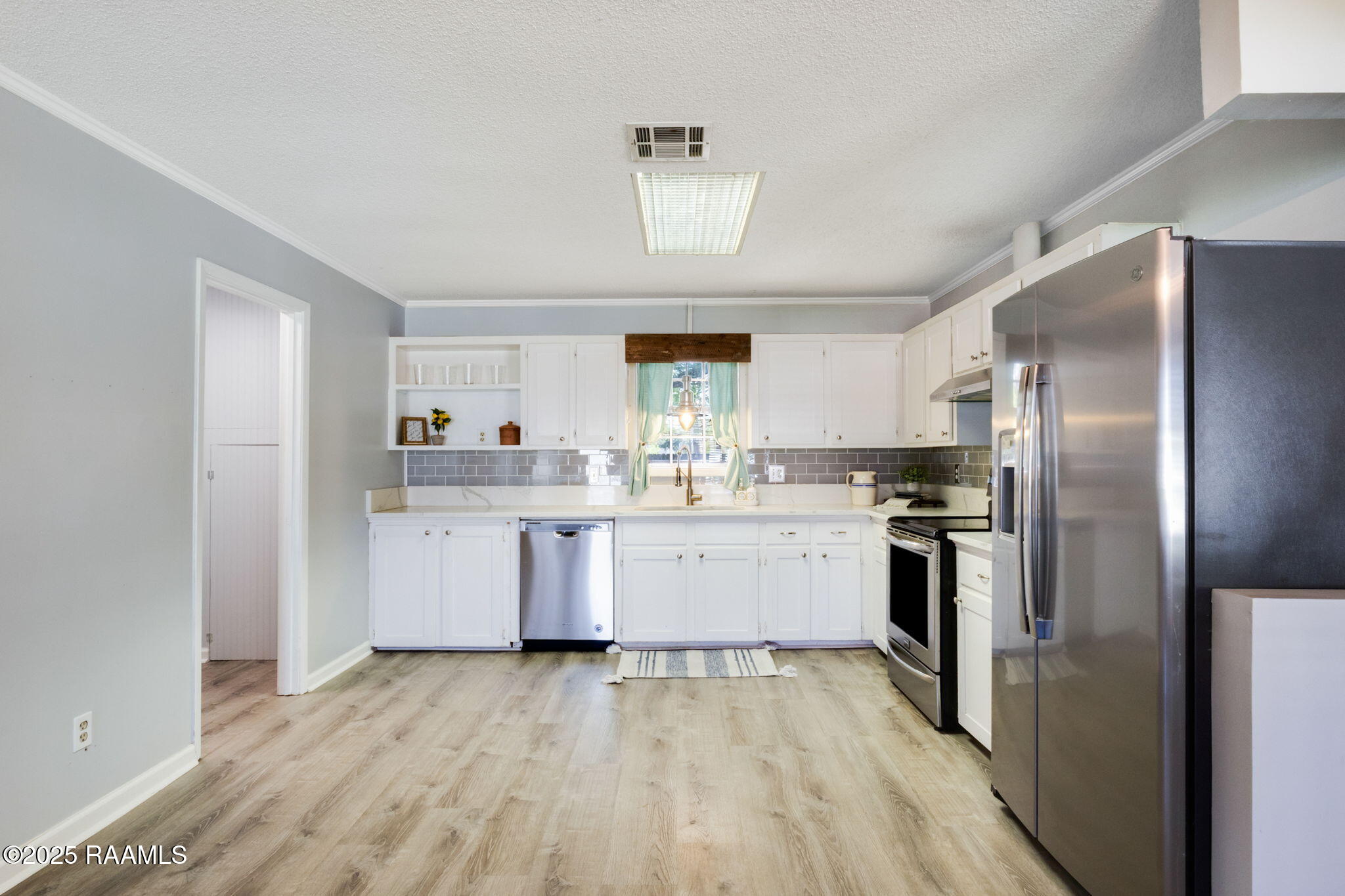 135 Melbry Road Lafayette, LA 70508 - Photo 7 of 23 kitchen1