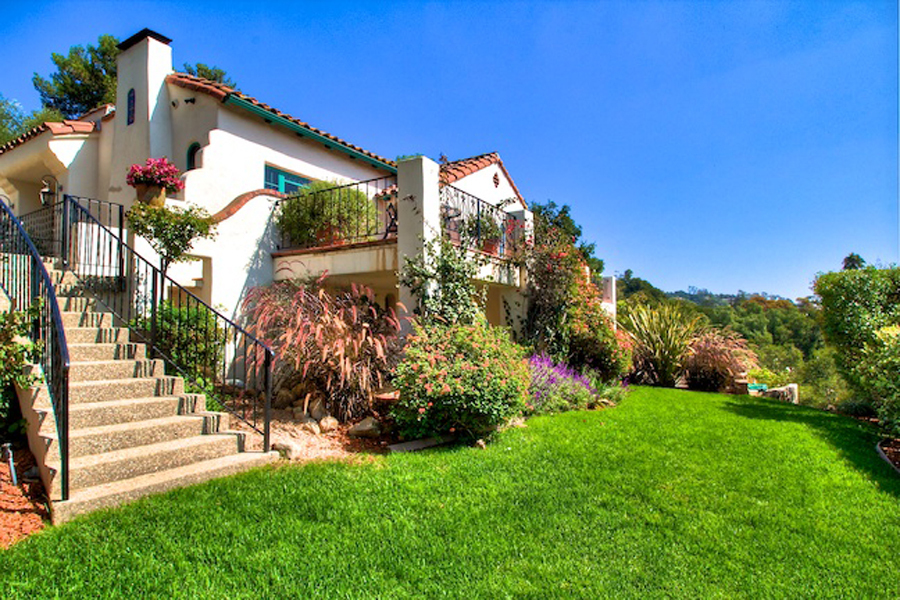 1010 Garcia Road Santa Barbara, CA 93103 - Photo 16 of 20 a view of a back yard of the house
