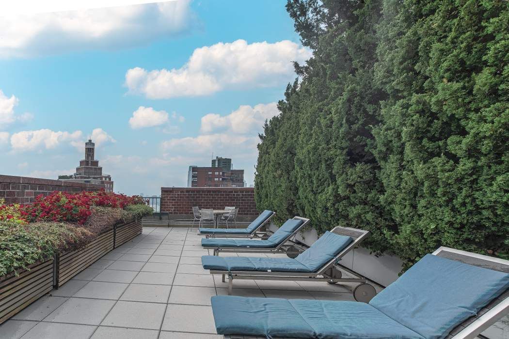 225 Rector Place, Unit 7R Manhattan, NY 10280 - Photo 8 of 14