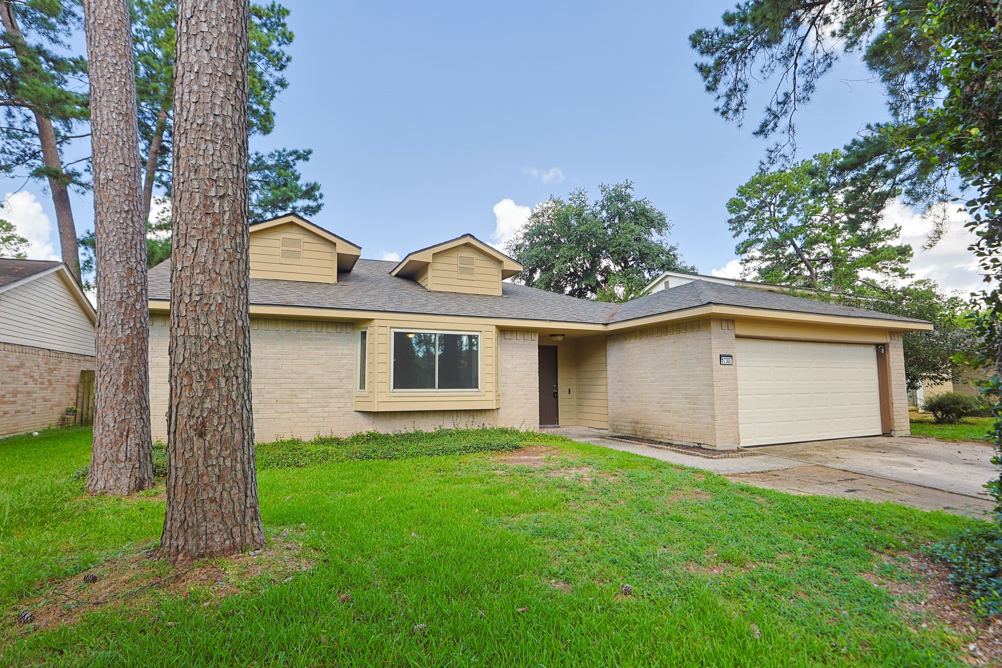 17307 Northchapel Street Spring, TX 77379 - Photo 2 of 41