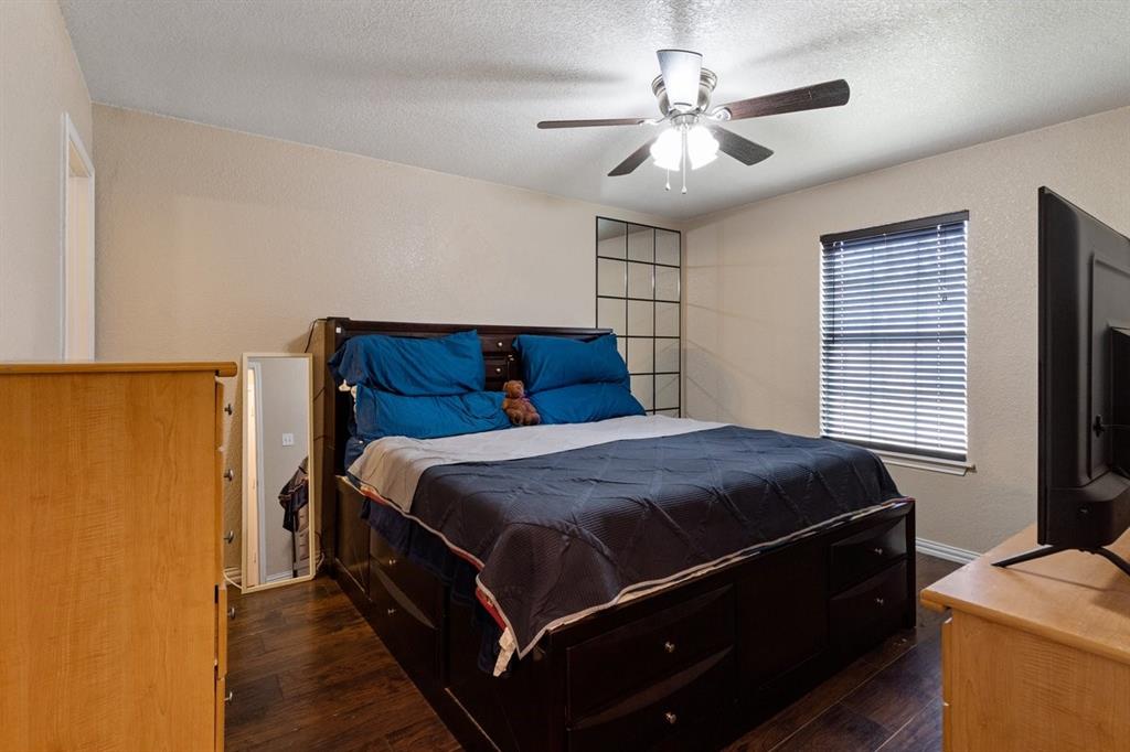 812 Barber Avenue Cleburne, TX 76031 - Photo 13 of 20 Primary Bed