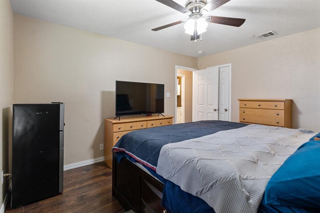 812 Barber Avenue Cleburne, TX 76031 - Photo 14 of 20 Primary Bed