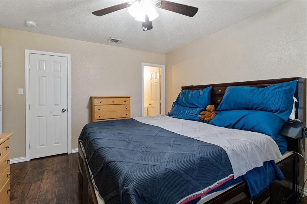 812 Barber Avenue Cleburne, TX 76031 - Photo 15 of 20 Primary Bed