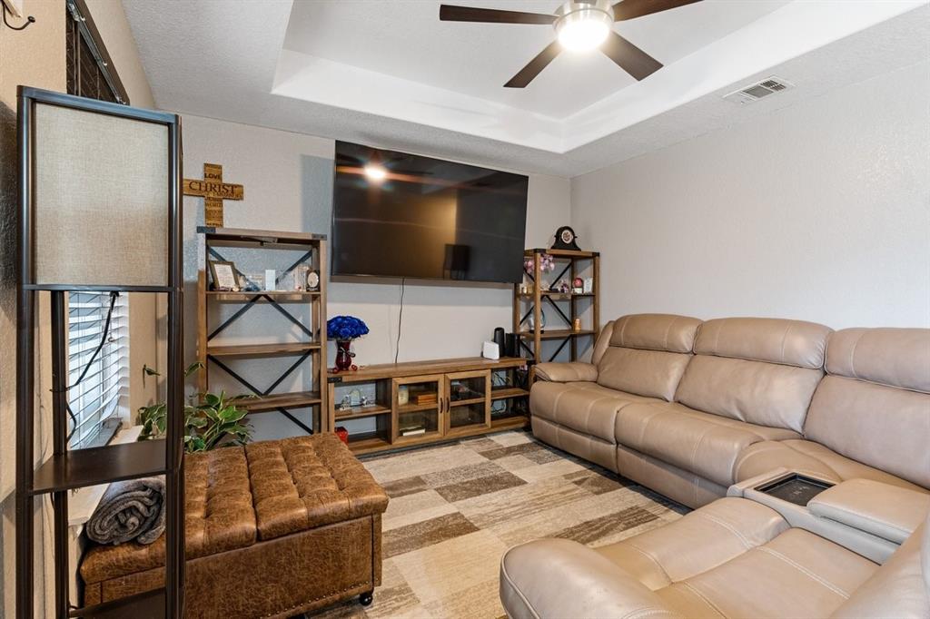 812 Barber Avenue Cleburne, TX 76031 - Photo 8 of 20