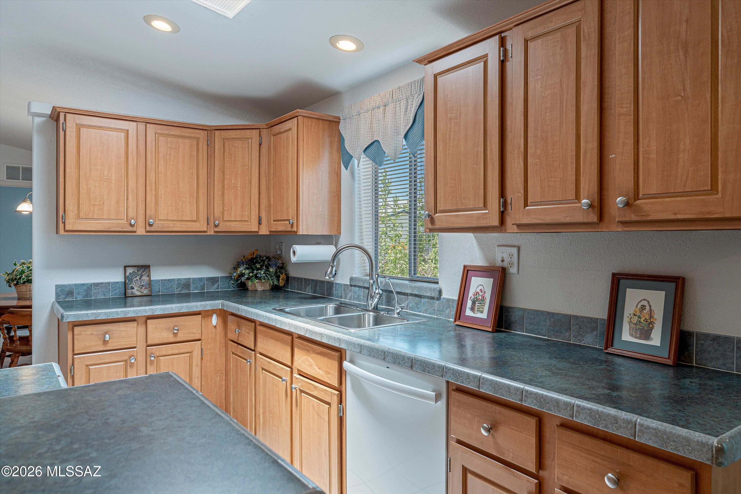 8401 South Kolb Road, Unit 524 Tucson, AZ 85756 - Photo 13 of 31 Kitchen