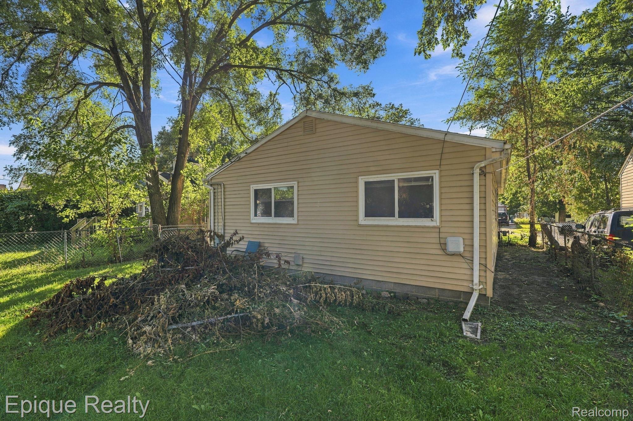 1962 Leitch Road Ferndale, MI 48220 - Photo 25 of 25 25-web-or-mls-DSC01163.jpg